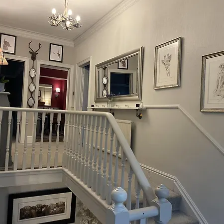 Seaside-scarborough-wifi-parking-petsok-sleeps-7 8 * Scarborough