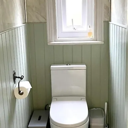 Seaside-scarborough-wifi-parking-petsok-sleeps-7 8 Feriehus