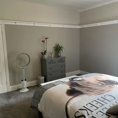 Feriehus Seaside-scarborough-wifi-parking-petsok-sleeps-7 8 *