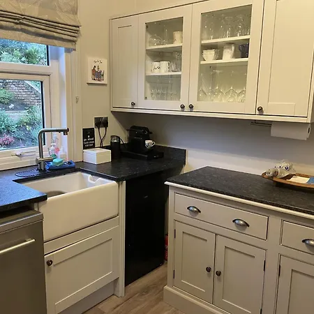 Seaside-scarborough-wifi-parking-petsok-sleeps-7 8 Feriehus Scarborough